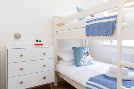 Charming Bolthole 400M To Beach Earnley Bagian luar foto