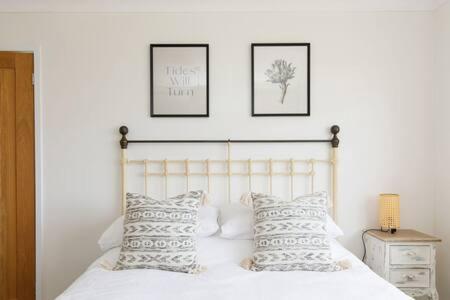 Charming Bolthole 400M To Beach Earnley Bagian luar foto