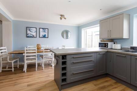 Charming Bolthole 400M To Beach Earnley Bagian luar foto